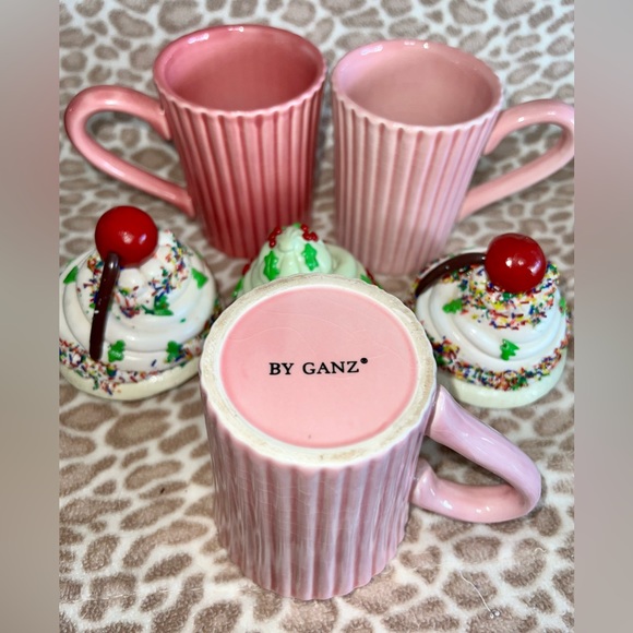 Christmas Cupcake Shape Coffee Mug Cup By Ganz Whipped Cream Holly Lid 3pc - Picture 3 of 13